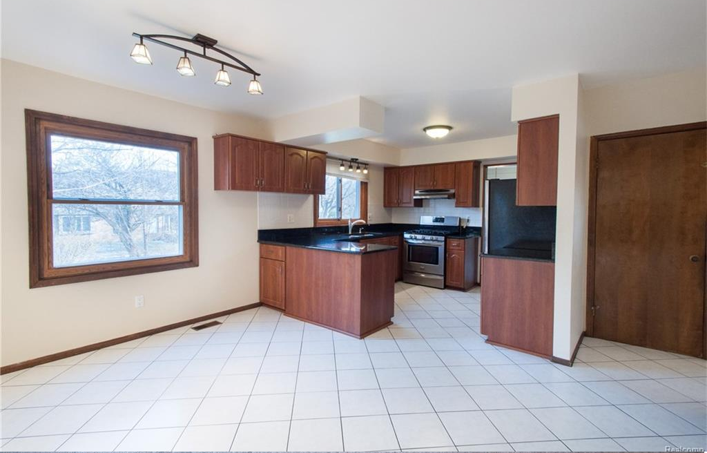 16668 White Haven, Northville Twp, MI 48168